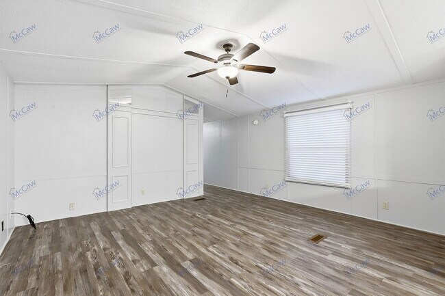 Building Photo - 6516 Blue Water Ct