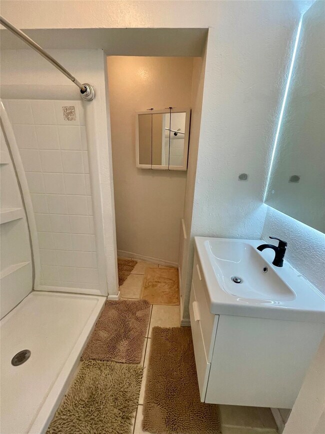 Building Photo - 2807 Polk St