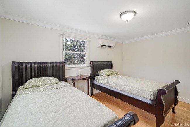 Building Photo - 19 Pine Tree Ln