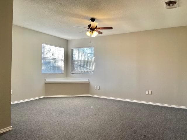 Building Photo - 204 Honey Bee Dr