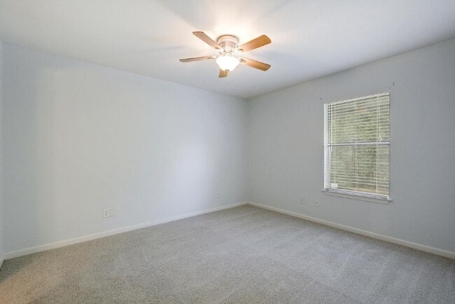 Building Photo - 3204 Menchaca Rd
