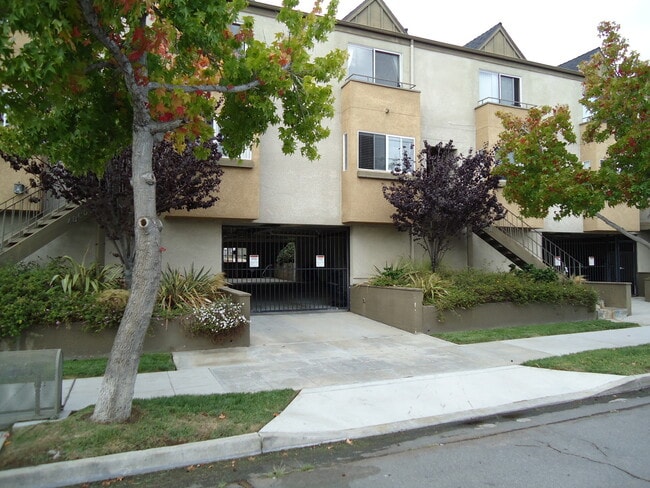 Building Photo - 2652 A St