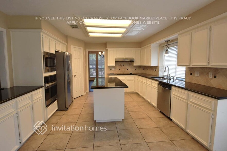 Building Photo - 2113 Pleasant Valley Dr