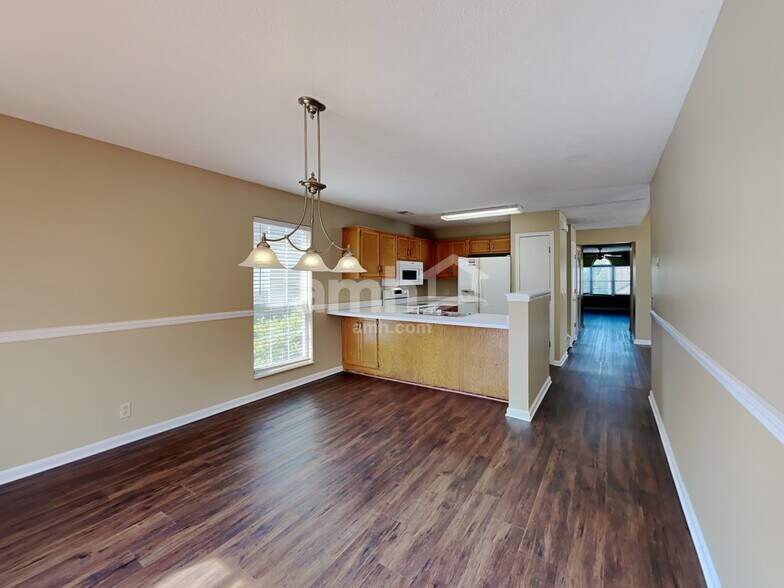 Building Photo - 2011 Lassiter Dr