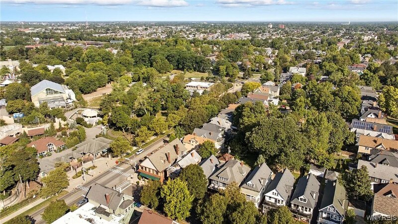 Building Photo - 10 Russell St