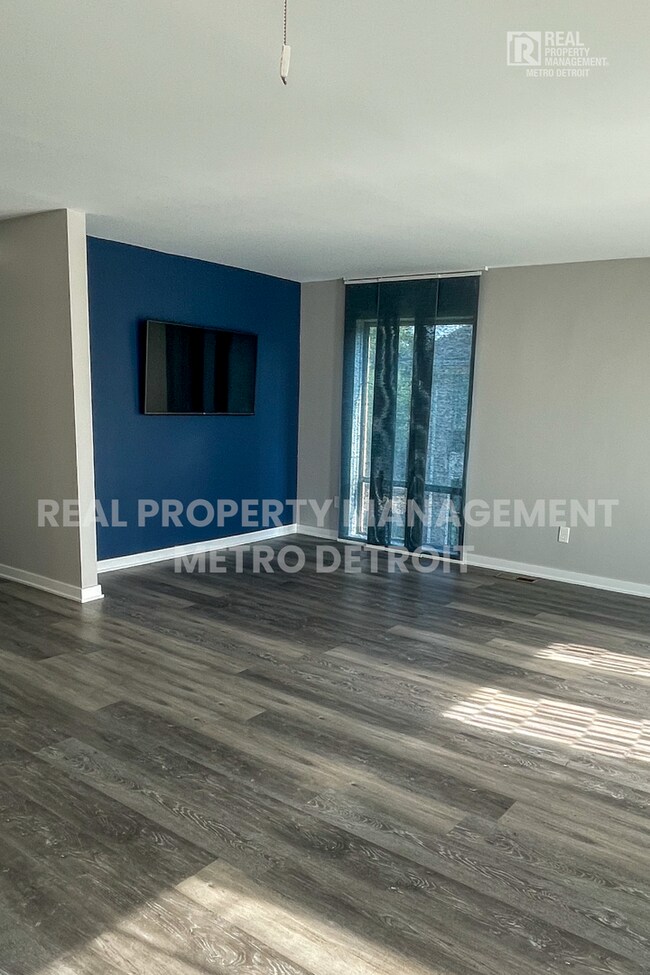 Building Photo - SPRING INTO A NEW HOME