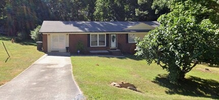 Building Photo - BEAUTIFUL 3 BED 2 BATH HOME WITH BASEMENT ...