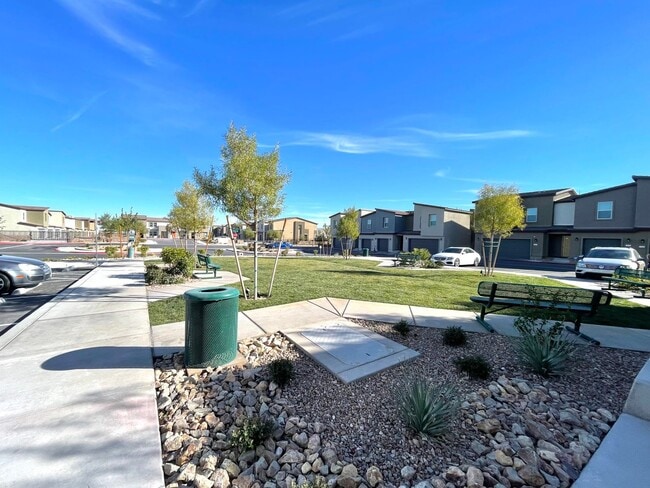 Building Photo - Wonderful 2-story, 3-bed, 2.5-bath home