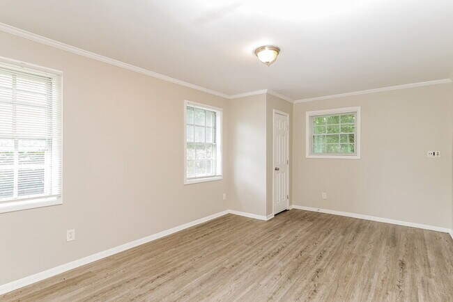 Building Photo - 2810 Swansea Ct