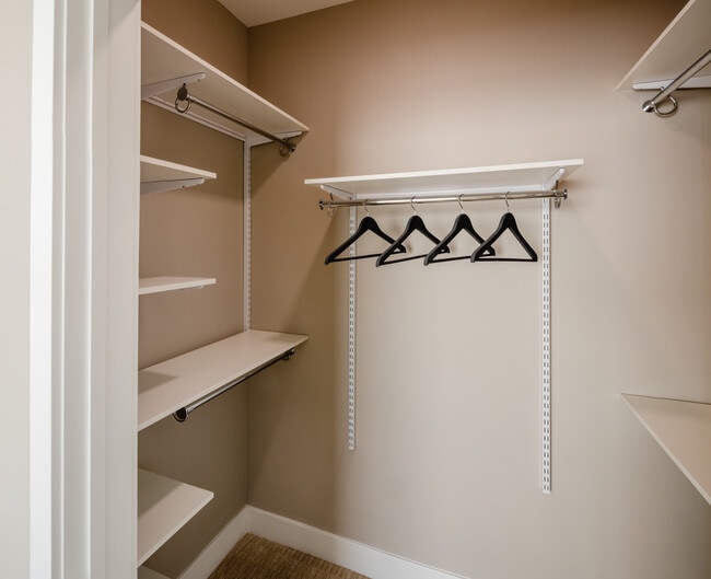 Signature Collection Closet Organization Systems - Avalon Princeton