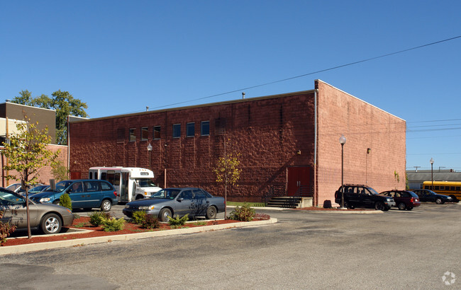 Building Photo - Westmoreland Apartments