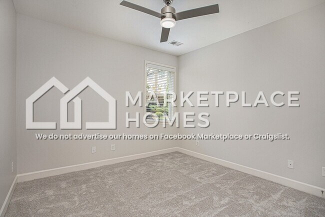 Building Photo - 1653 Danbury Parc Pl