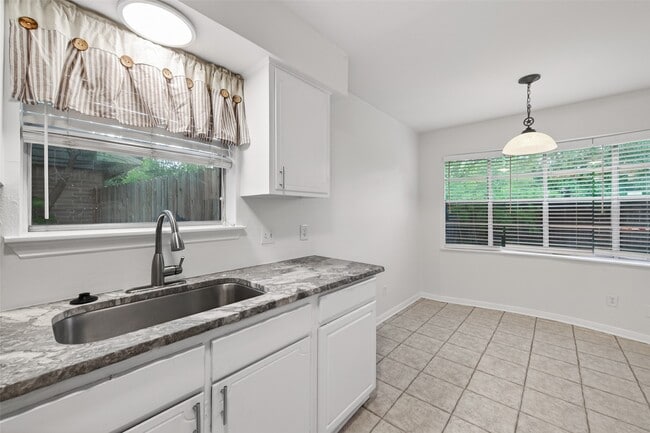 Building Photo - 12818 Westella Dr