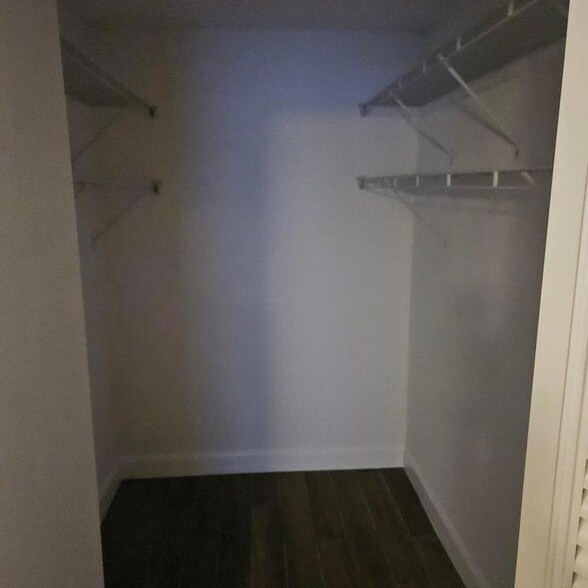 Building Photo - 706 Sunny Pine Way