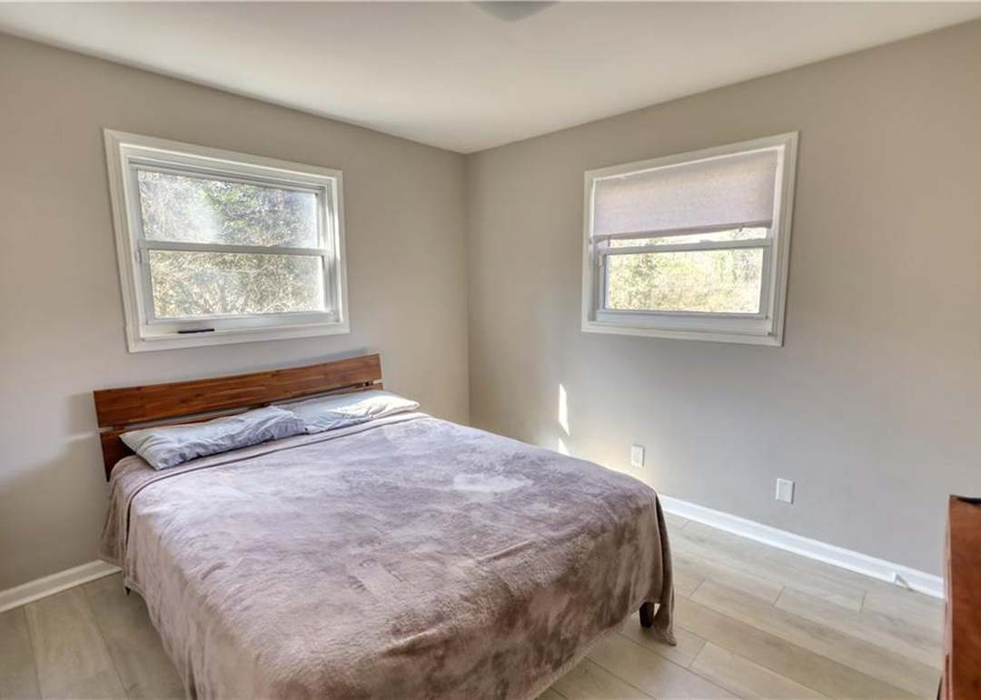 Building Photo - 115 Hollybrook Rd