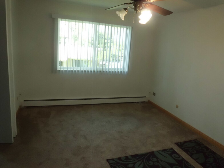 Front Bedroom - 745 S Alton Way