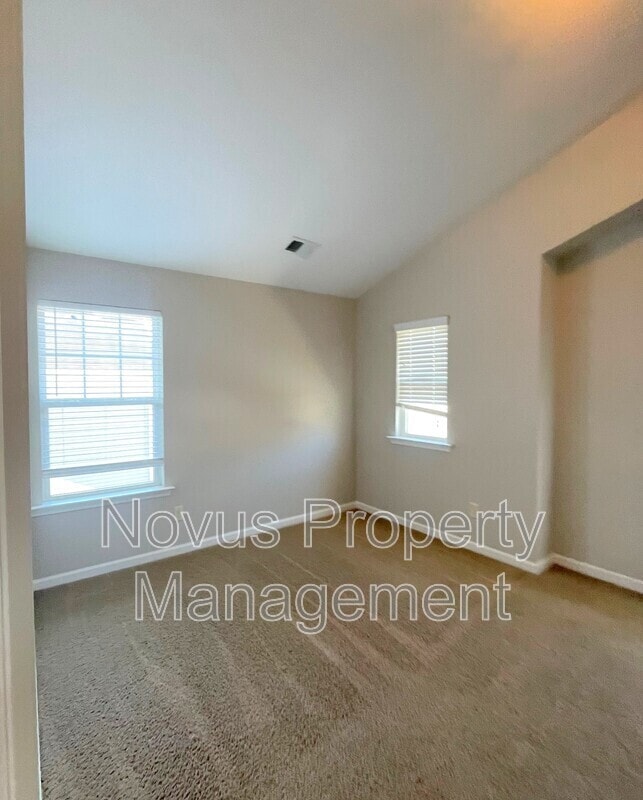 Building Photo - 149 High Point Way