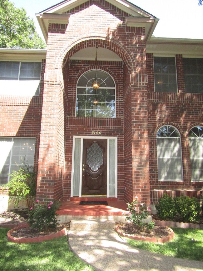 Building Photo - 6106 John Chisum Ln