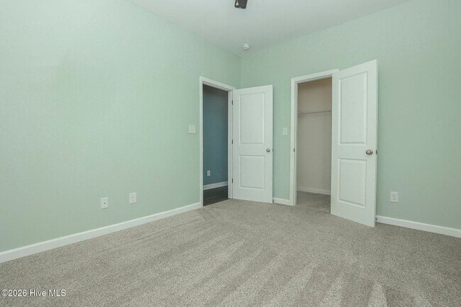 Building Photo - 223 Holly Grove Ct E