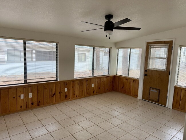 Building Photo - 1721 W Huning