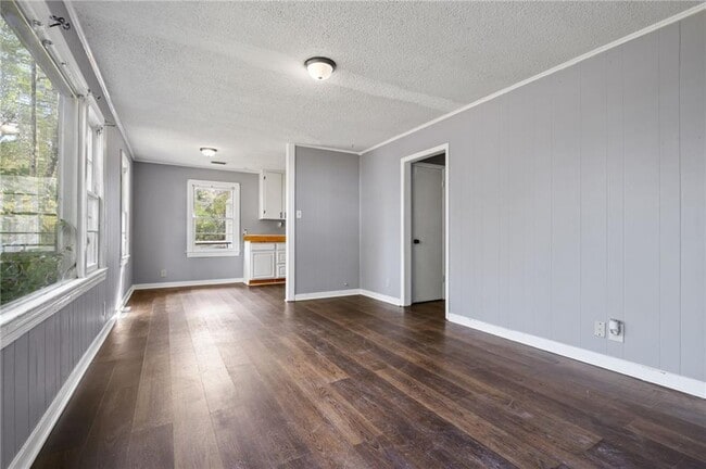 Building Photo - 3128 Club House Rd