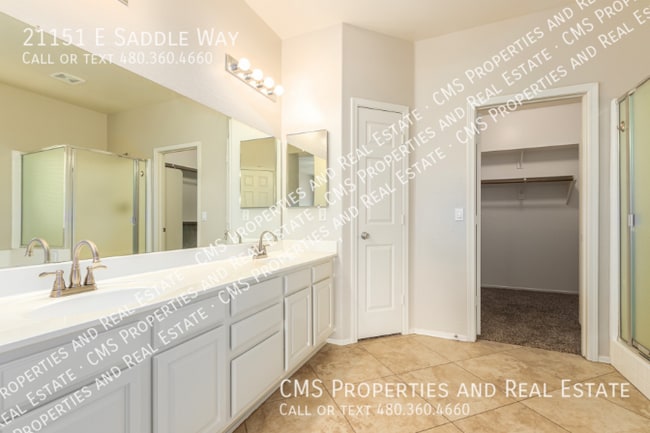 Building Photo - 21151 E Saddle Way