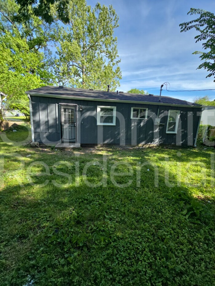 Building Photo - 5636 E 40th St