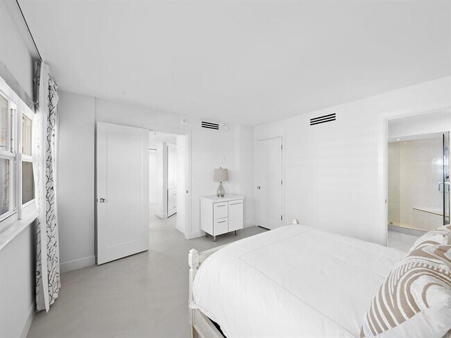 Building Photo - 2000 S Ocean Dr