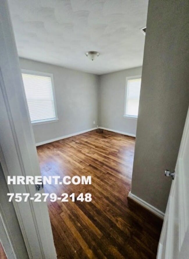 Building Photo - Cute Renovated 2 Bedroom 1 Bath home in Ha...