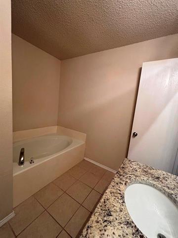 Building Photo - 9805 Nixon Dr