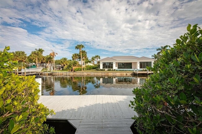 Building Photo - 5 Cache Cay Dr