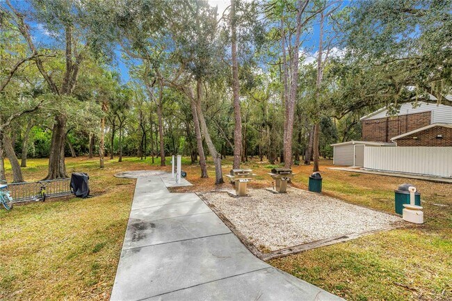 Building Photo - 1400 Gandy Blvd N