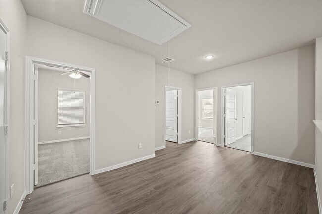 Building Photo - 15029 Almeece St