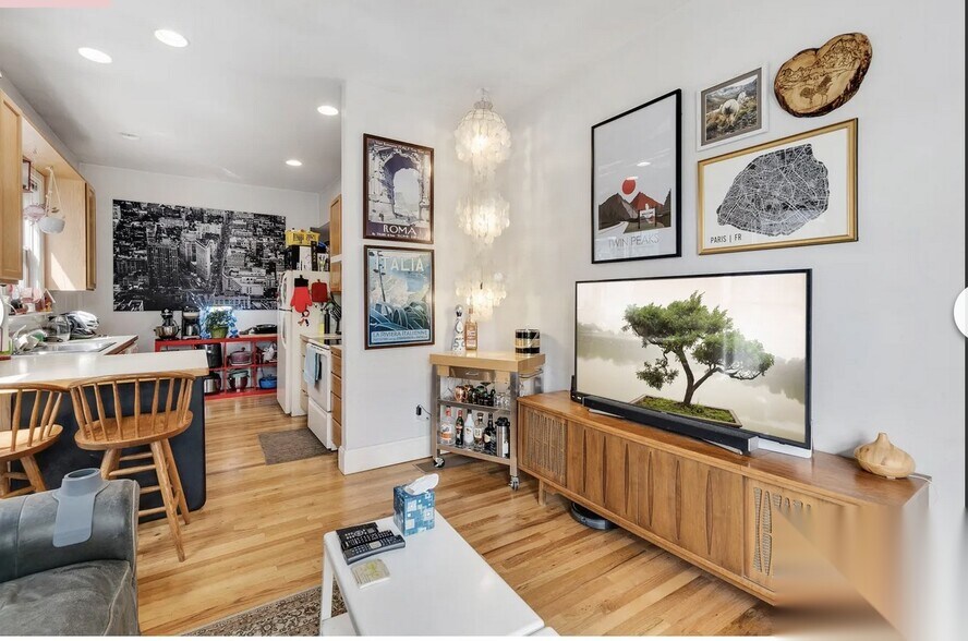 Building Photo - 603 Mathews St