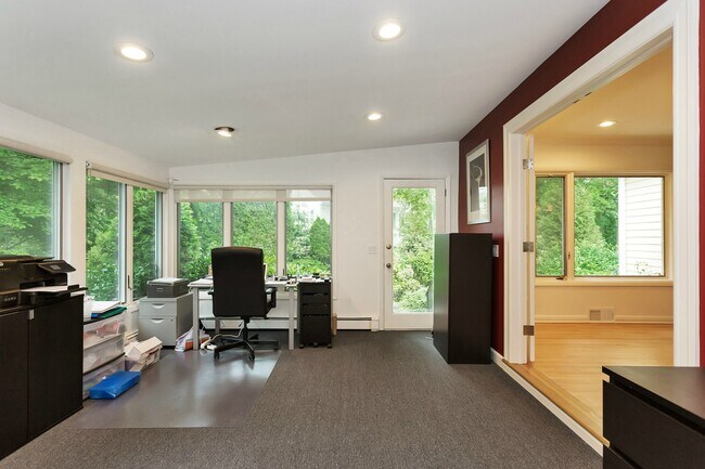 Building Photo - 32 Aspen Rd
