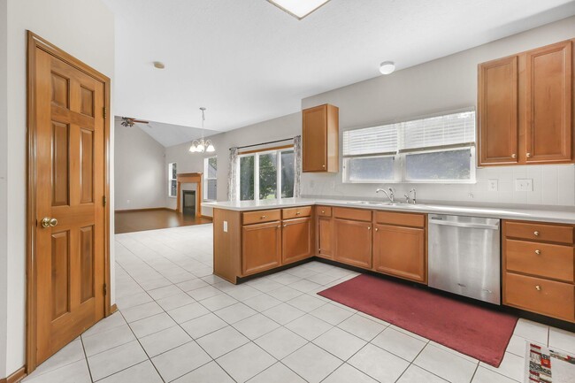 Building Photo - 3825 Delwood Dr