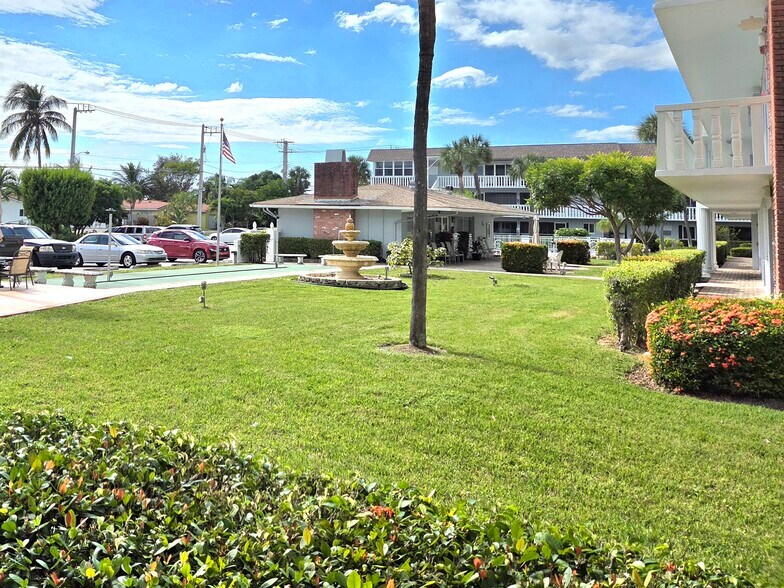 Central Garden Area - 1971 SE 5th Ct