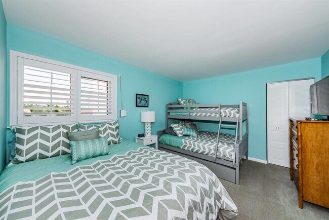 Building Photo - 5505 Del Sol Blvd