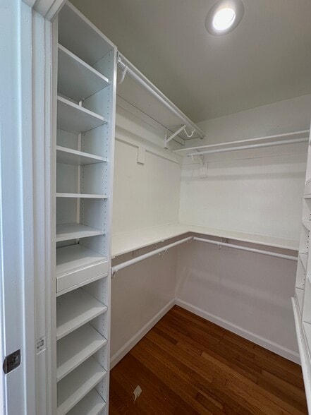 Master bedroom walk in closet - 11828 State St