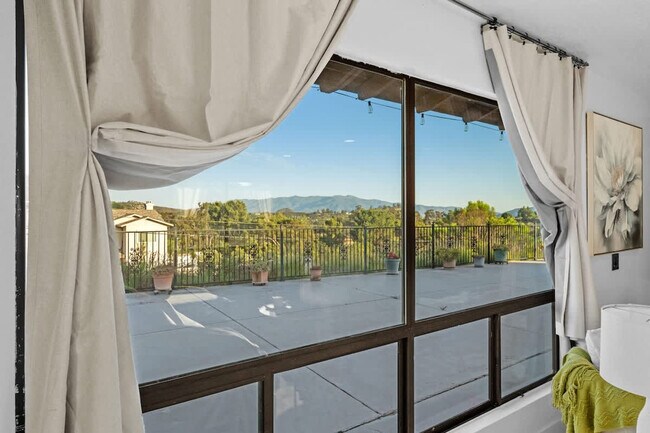 Building Photo - 14552 Skyline Truck Trail