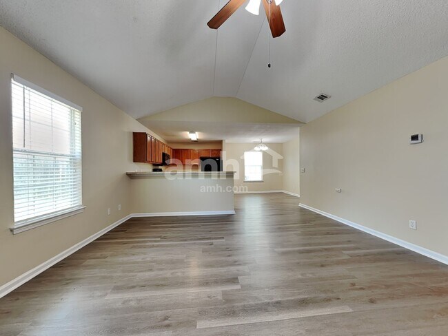 Building Photo - 7 Willow Lakes Dr