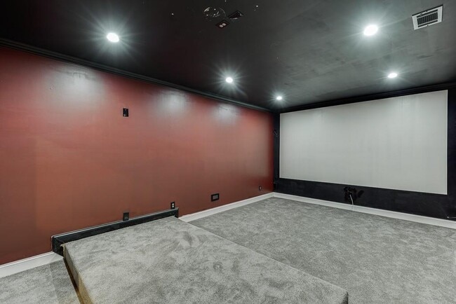 Building Photo - 940 Chateau Forest Rd