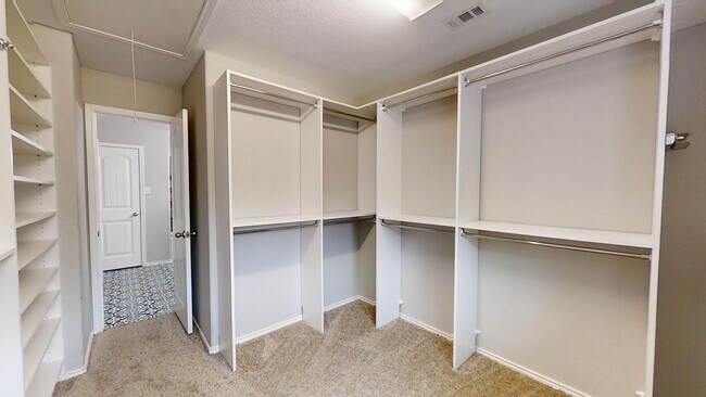 Building Photo - 2915 Thunder Gulch