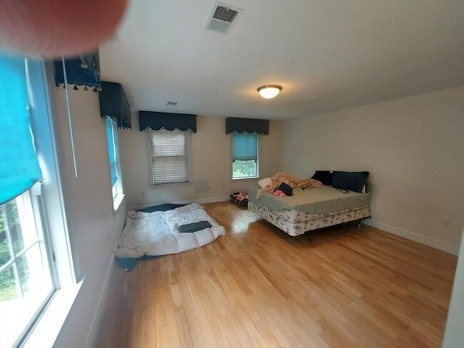 Building Photo - 1 Chestnut St