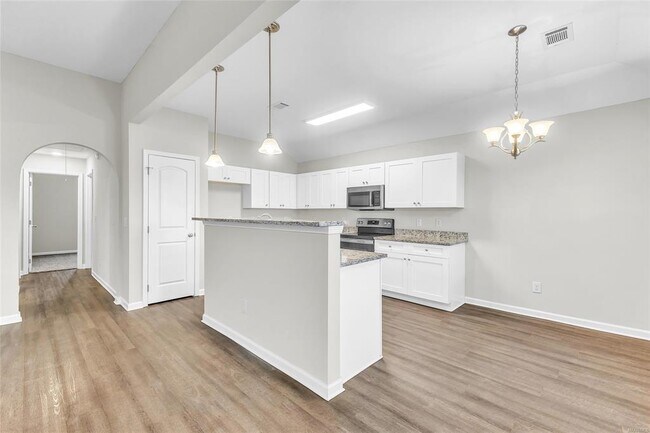 Building Photo - 1823 Landing Pl