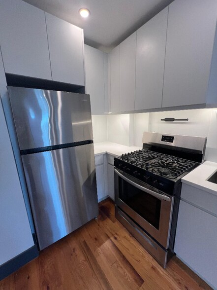 Building Photo - 568 Communipaw Ave