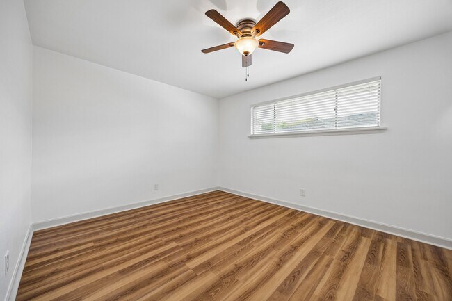 Building Photo - 4126 Martinshire Dr