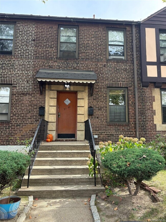 Building Photo - 21-41 78th St