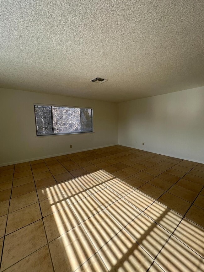 Building Photo - 3344 E Sierra Madre Ave