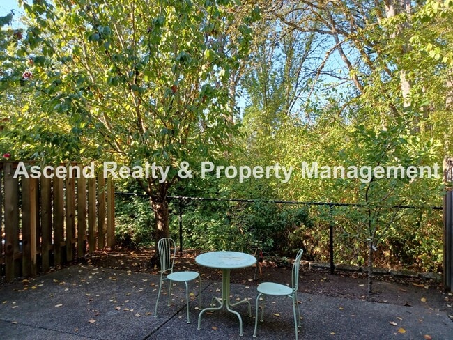 Building Photo - Lower Pirce! 3 Bed Townhome 1 Car Garage Backs to Greenspace Close to Parks, Intel, Nike, Columbi...